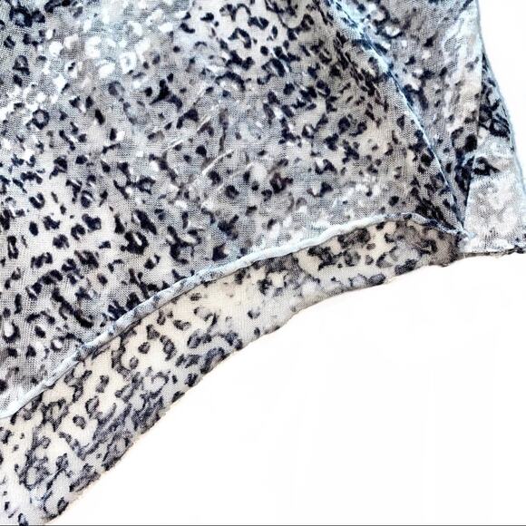 BCBGMaxAzria Sheer Speckled Burnout Short Sleeve Tee Size Small - Picture 6 of 11